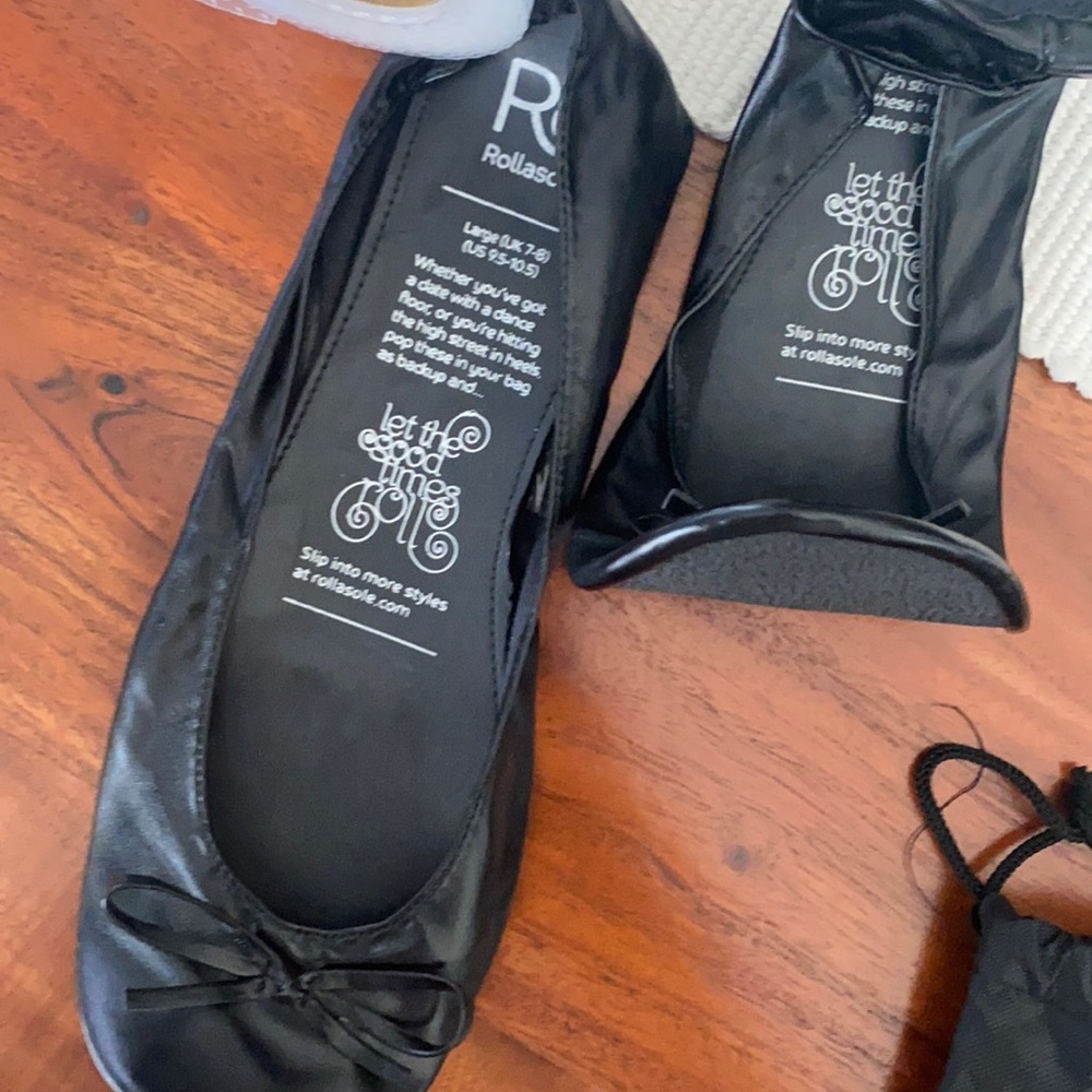 Rollasole black ballet flats